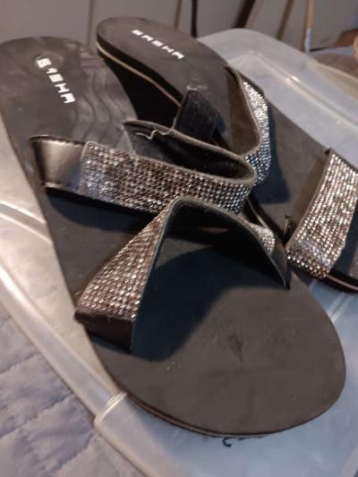 SASHA sandels size 8 in womens - Thumbnail 3