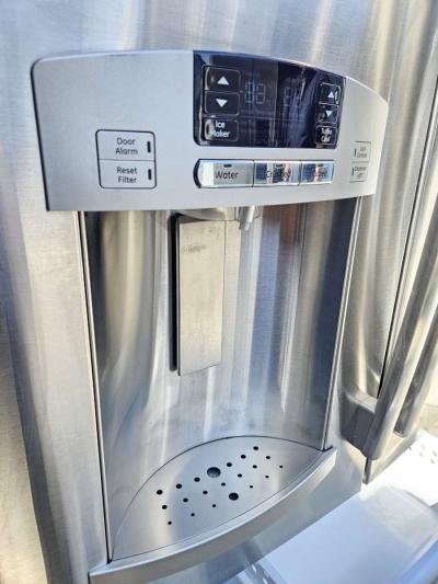 GE FRENCH DOOR STAINLESS STEEL REFRIGERATOR - Thumbnail 4