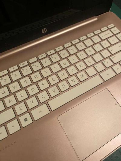 Laptop - Thumbnail 4