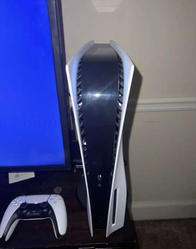 PlayStation5 Disc Edition - Thumbnail 2