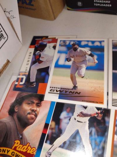six card lot Tony gwynn Hall of famer - Thumbnail 2