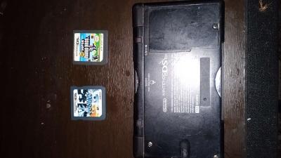 Gameboy ds with 2 games - Thumbnail 2