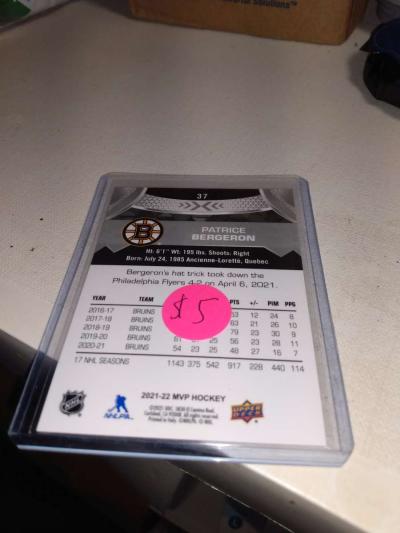 21 22 upper Deck MVP autograph Patrice bergeron - Thumbnail 2