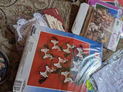 box of craft supplies - Thumbnail 4