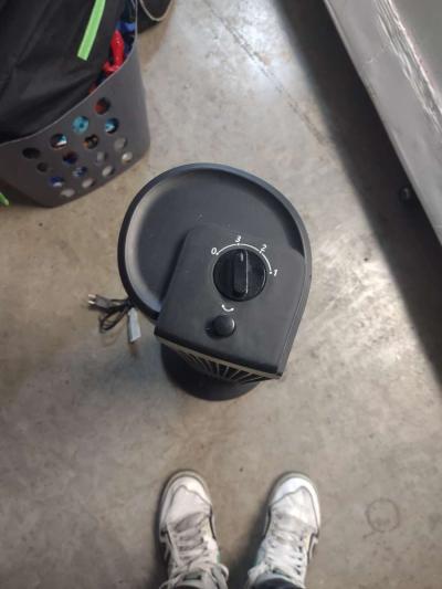 Mainstays 28 3Speed Oscillating Tower Fan FZ1019MB BlackNow - Thumbnail 3