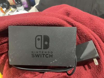 Nintendo Switch - Thumbnail 2