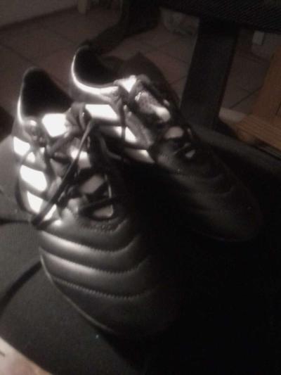 adiddas sport shoes soccer