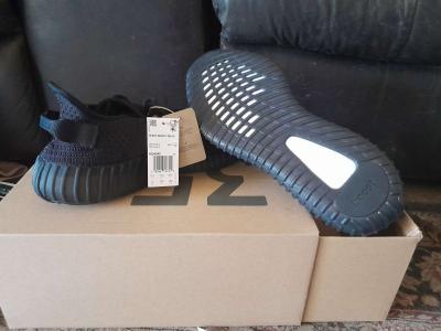 yzy 350 v2 size 12 shoes brand new in box black - Thumbnail 3