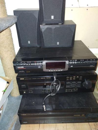 Yamaha receiver and 5 disc CD player - Thumbnail 1