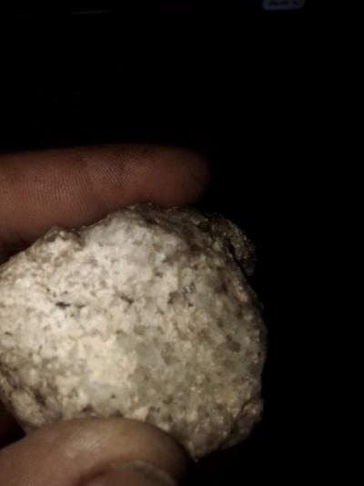 natural rough greyish white diamond can u dig it - Thumbnail 2