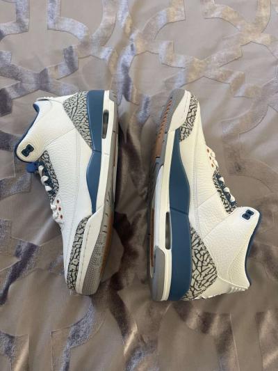 Air Jordan 3 - Thumbnail 3