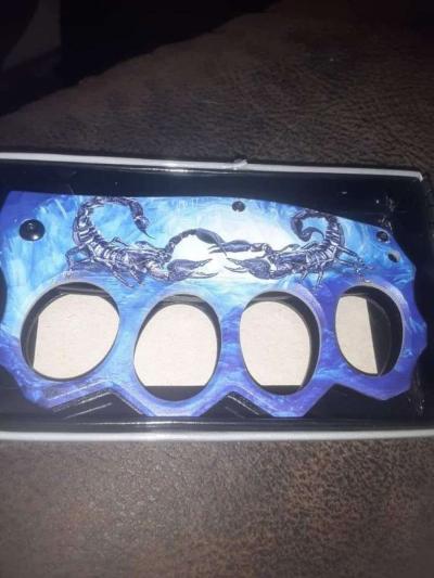 brand new scorpion knuckle knife