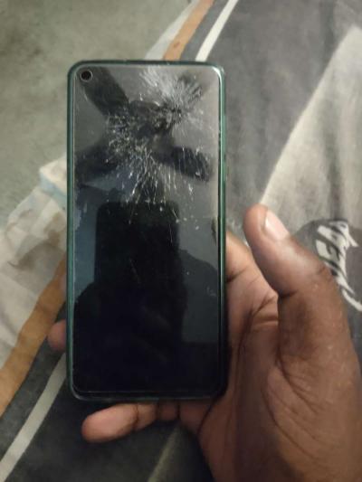 phones and cases - Thumbnail 4