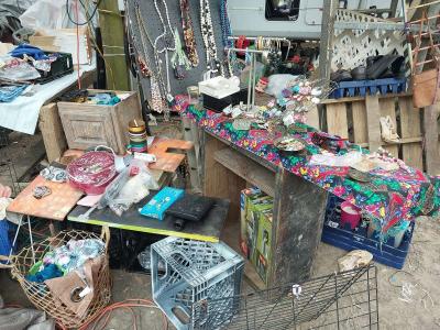 Extended Yard sale at 5620 N main st vidor june 6 thru 11 - Vidor, Texas