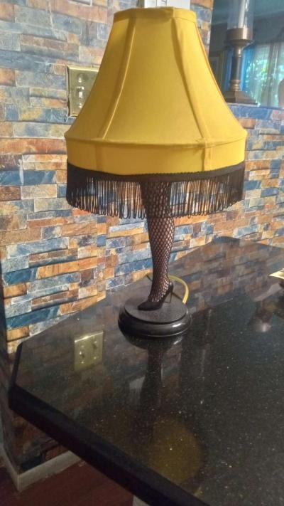 A Christmas Story classis Leg Lamp - Thumbnail 2