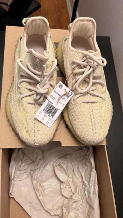 Yeezy boost 350 - Thumbnail 2