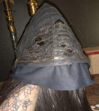 a brown and blonde 26 inches long wig - Thumbnail 5