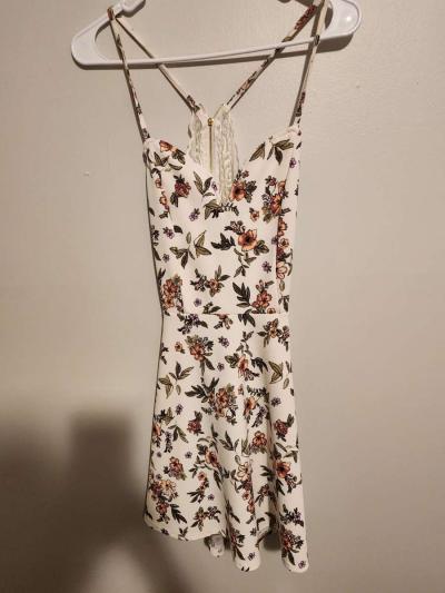 10 dresses - Thumbnail 4