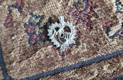 Heart Shaped Mom Necklace Pendant - Thumbnail 3