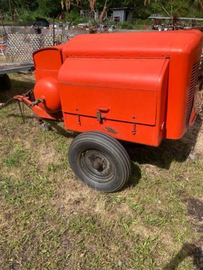 Smith airCompressor runs and works good - Berwick, Pennsylvania