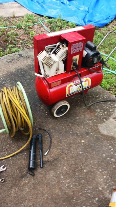 toolbox air compressor with 50 ft hose generator chainsaw - Thumbnail 3