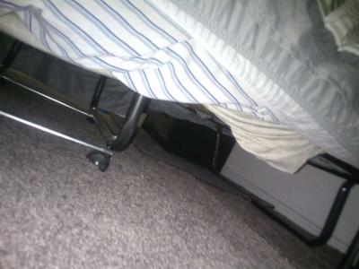 twin metal frame that folds up twin and full mattresses - Thumbnail 3