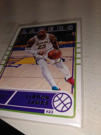 2020 2021 card number 629 classic LeBron James - Thumbnail 2