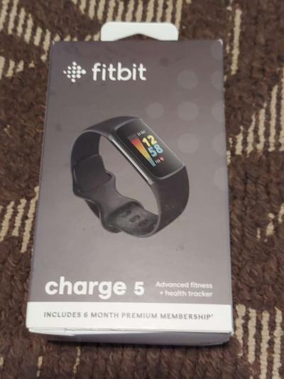 fit bit charge 5 NEW