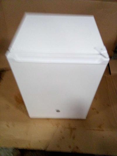 General Electric Deluxe Mini Fridge - Thumbnail 3