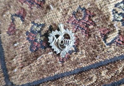 Heart Shaped Mom Necklace Pendant - Thumbnail 2