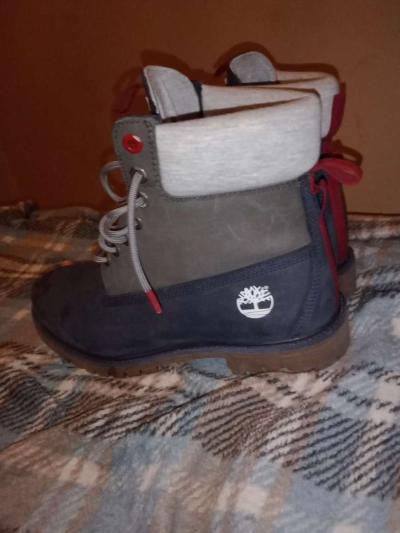 new Timberland boots size 9 - Thumbnail 3