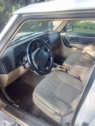 2000 jeep Cherokee sport - Thumbnail 3