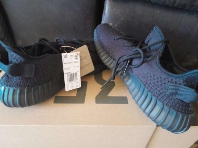 yzy 350 v2 size 12 shoes brand new in box black - Thumbnail 2