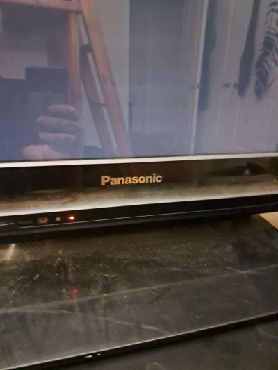 Panasonic 44 in TV - Thumbnail 4