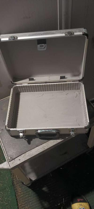 Aluminum Brief Case - Thumbnail 2