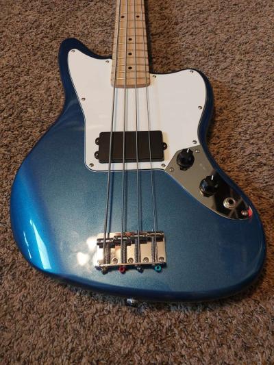 fender bass guitar - Thumbnail 4