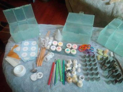 Wilton ultimate decorating kit - Thumbnail 4