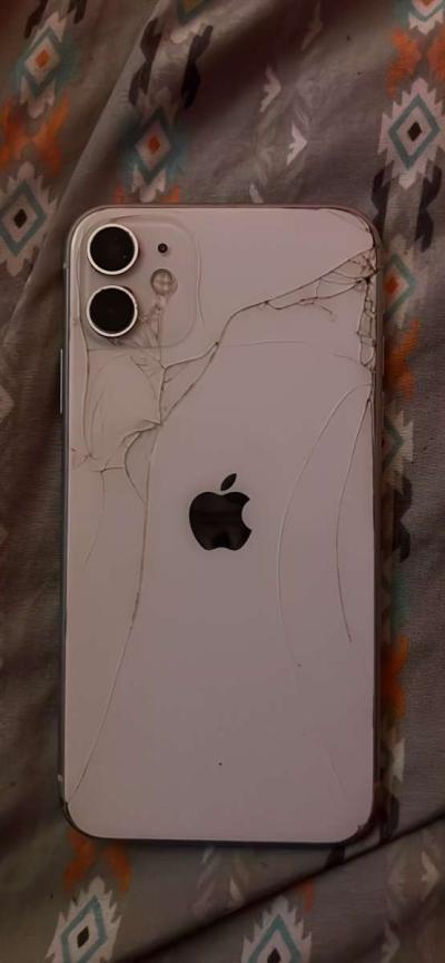 iPhone 11 - Thumbnail 2