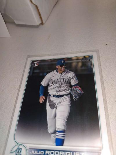 2022 Topps rookie card Julio Rodriguez - Thumbnail 2