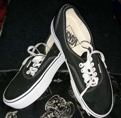 Navy and white off the wall Unisex Vans - Thumbnail 2