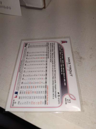 2012 Topps card number 27 Mike trout - Thumbnail 2