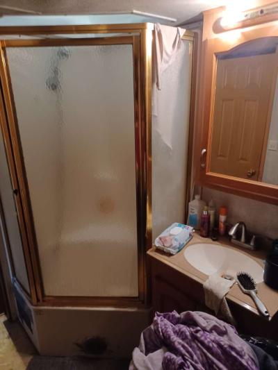 5th wheel camper cardnal forest river - Thumbnail 4