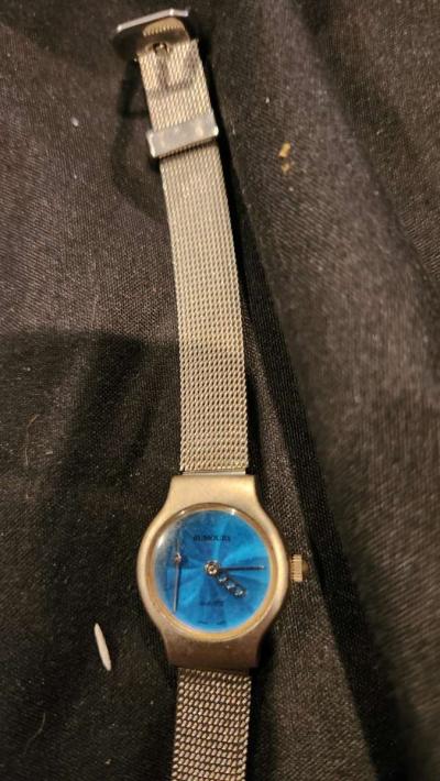 Roumours Watch  needs battery - Thumbnail 2