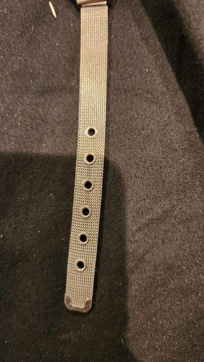 Roumours Watch  needs battery - Thumbnail 4