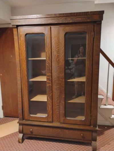 solid tiger oak display cabinet - Thumbnail 3