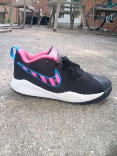 womens Nike Team hustle quick 2 black hot pink running shoes - Thumbnail 5