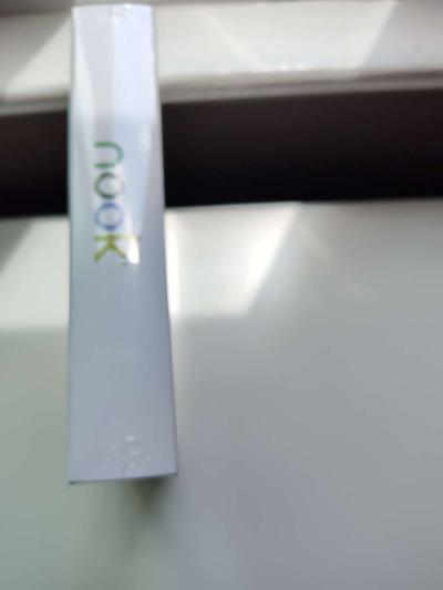 Unopened Barns and Noble Glowlight 4 - Thumbnail 3