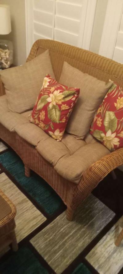 Hampton Bay Wicker Love Seats End Tables and Cofffee Table - Thumbnail 5