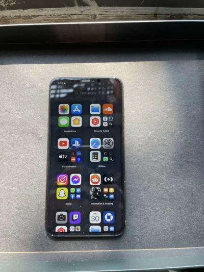 IPhone XS MAX 64GB Unlocked - Thumbnail 2