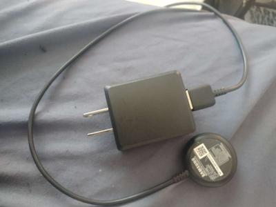 Samsung Galaxy watch 4 rose gold with original charger - Thumbnail 3